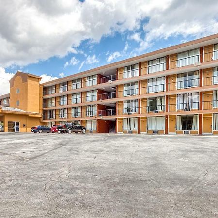 Budgetel Inn & Suites Forest Park Εξωτερικό φωτογραφία
