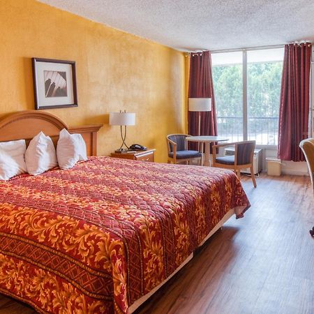 Budgetel Inn & Suites Forest Park Εξωτερικό φωτογραφία