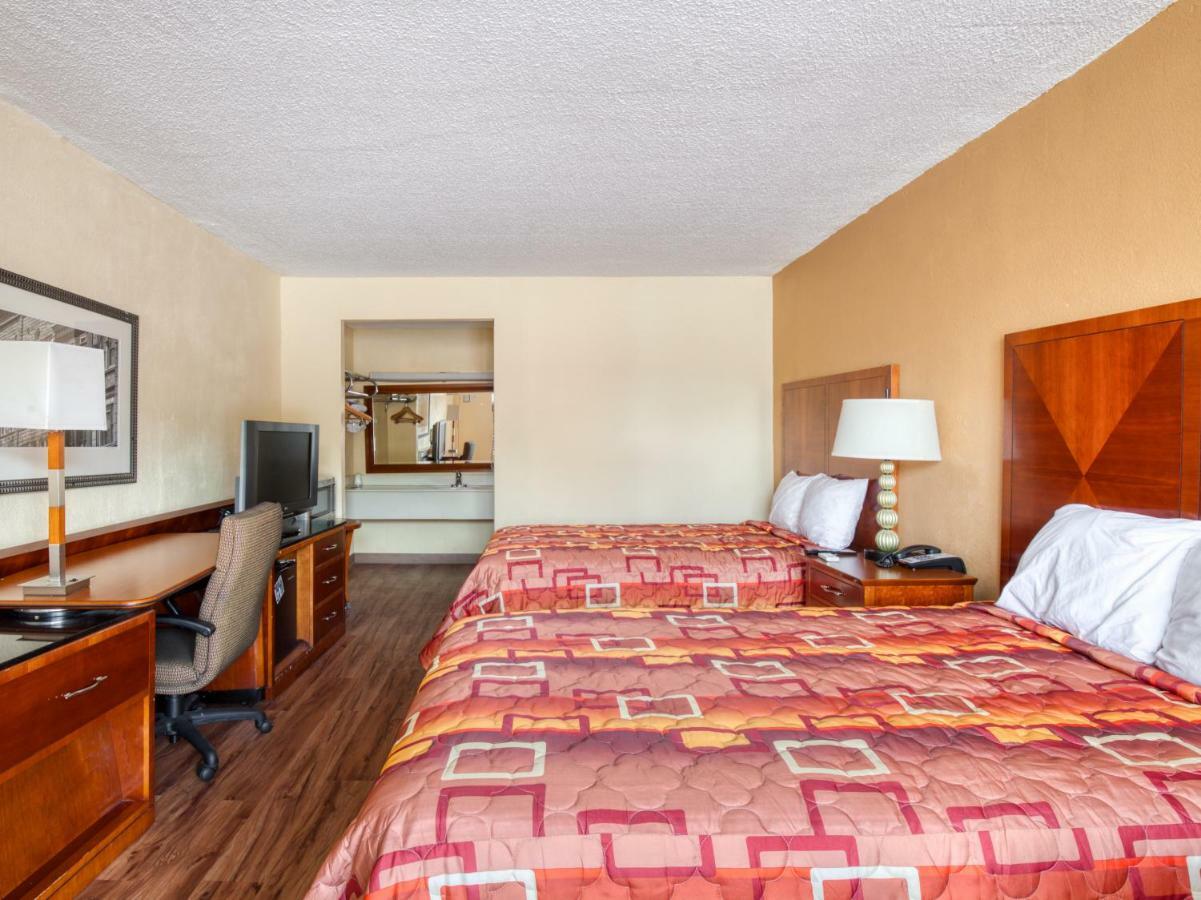 Budgetel Inn & Suites Forest Park Εξωτερικό φωτογραφία