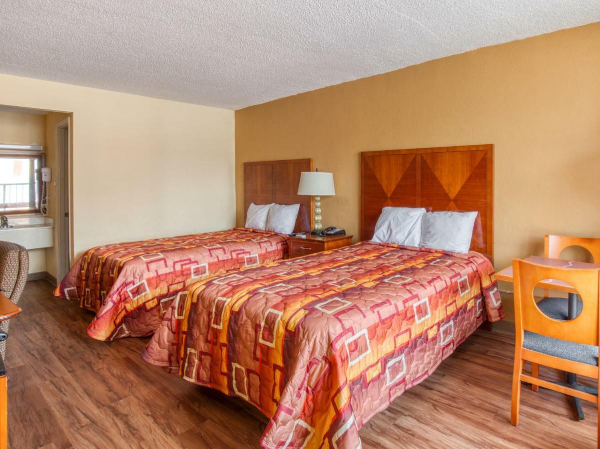 Budgetel Inn & Suites Forest Park Εξωτερικό φωτογραφία