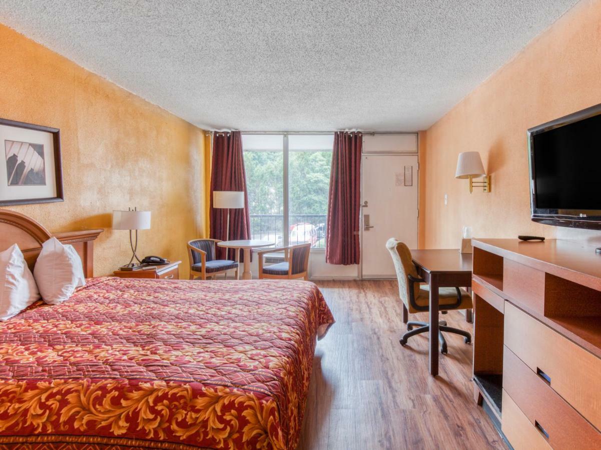 Budgetel Inn & Suites Forest Park Εξωτερικό φωτογραφία