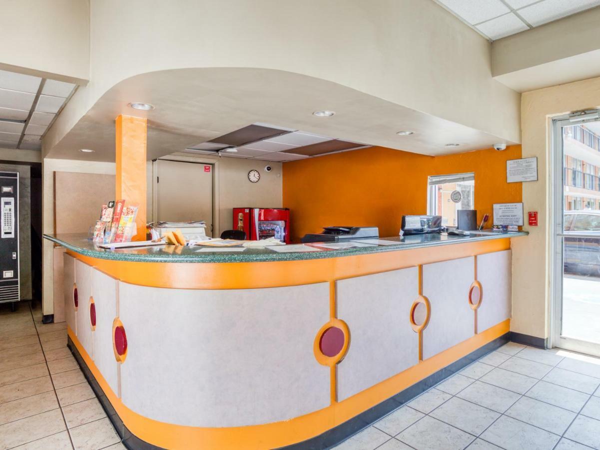 Budgetel Inn & Suites Forest Park Εξωτερικό φωτογραφία